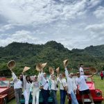 VW Tour Borobudur Magelang - Charshaft Hijab | Liburan Jogja Peserta VW Tour Borobudur Magelang mengenakan charshaft hijab, menikmati wisata Jogja yang menyenangkan.